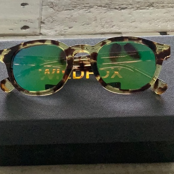 ? WILDFOX Sunnies! ? main image 11